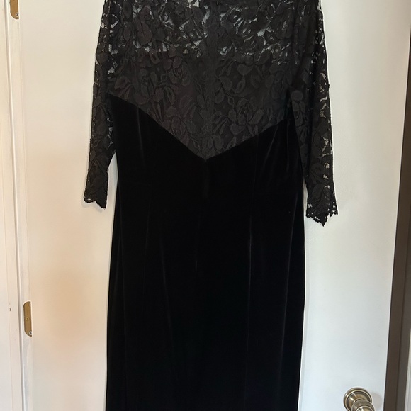 Eliza J Black Long Sleeve Dress - Picture 2 of 3